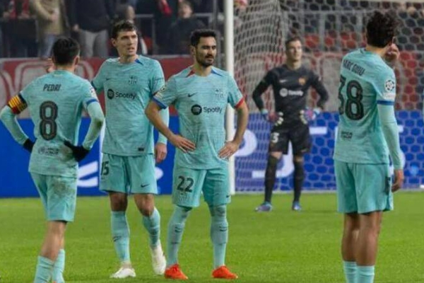 哈維執(zhí)教巴薩面臨巨大壓力:對(duì)陣瓦倫西亞或成解聘導(dǎo)火索