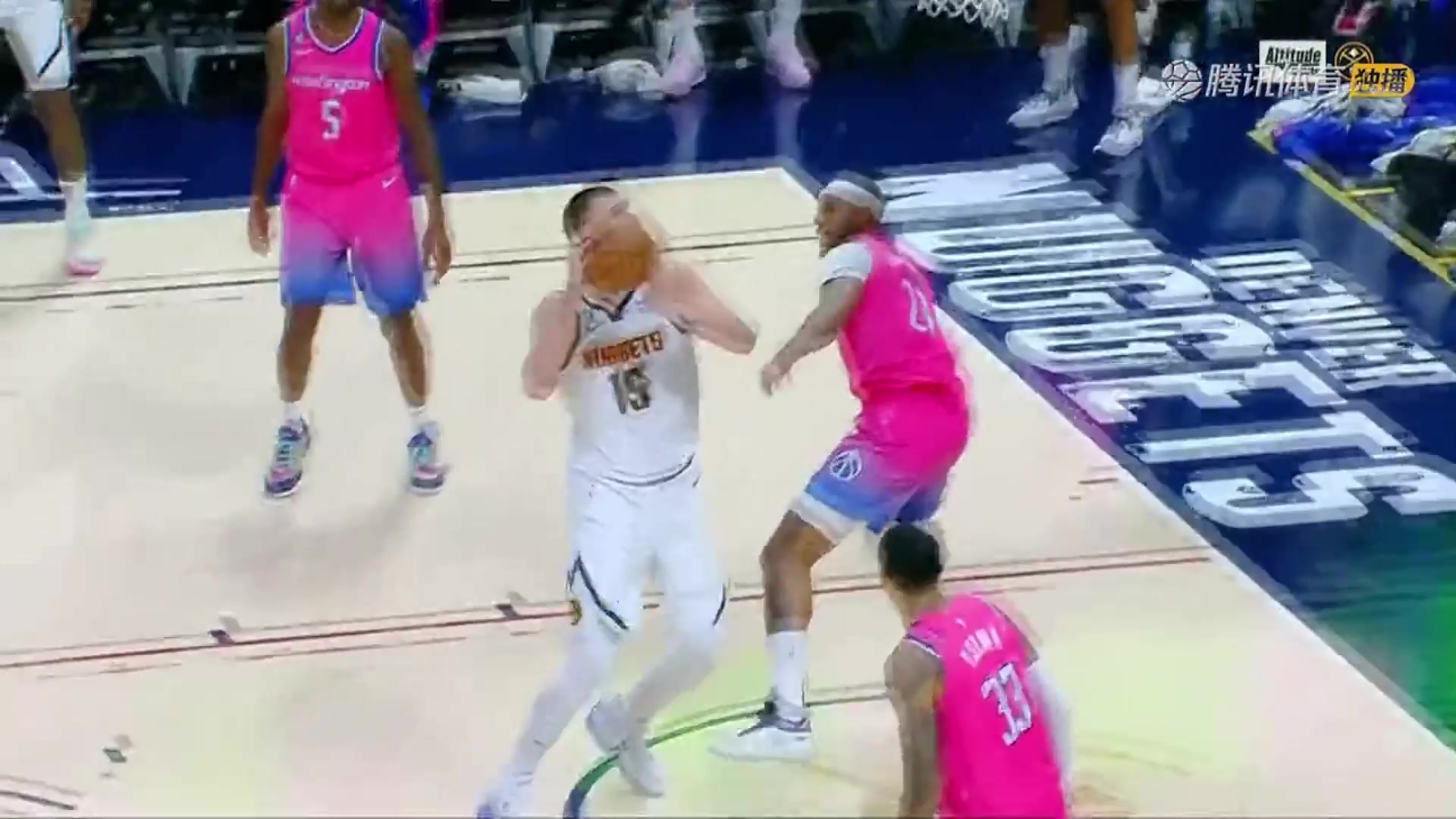 這效率要沖三連MVP？約基奇20中17爆砍43分14板8助5斷皆全隊(duì)最高（約基奇砍32分20籃板10助攻）